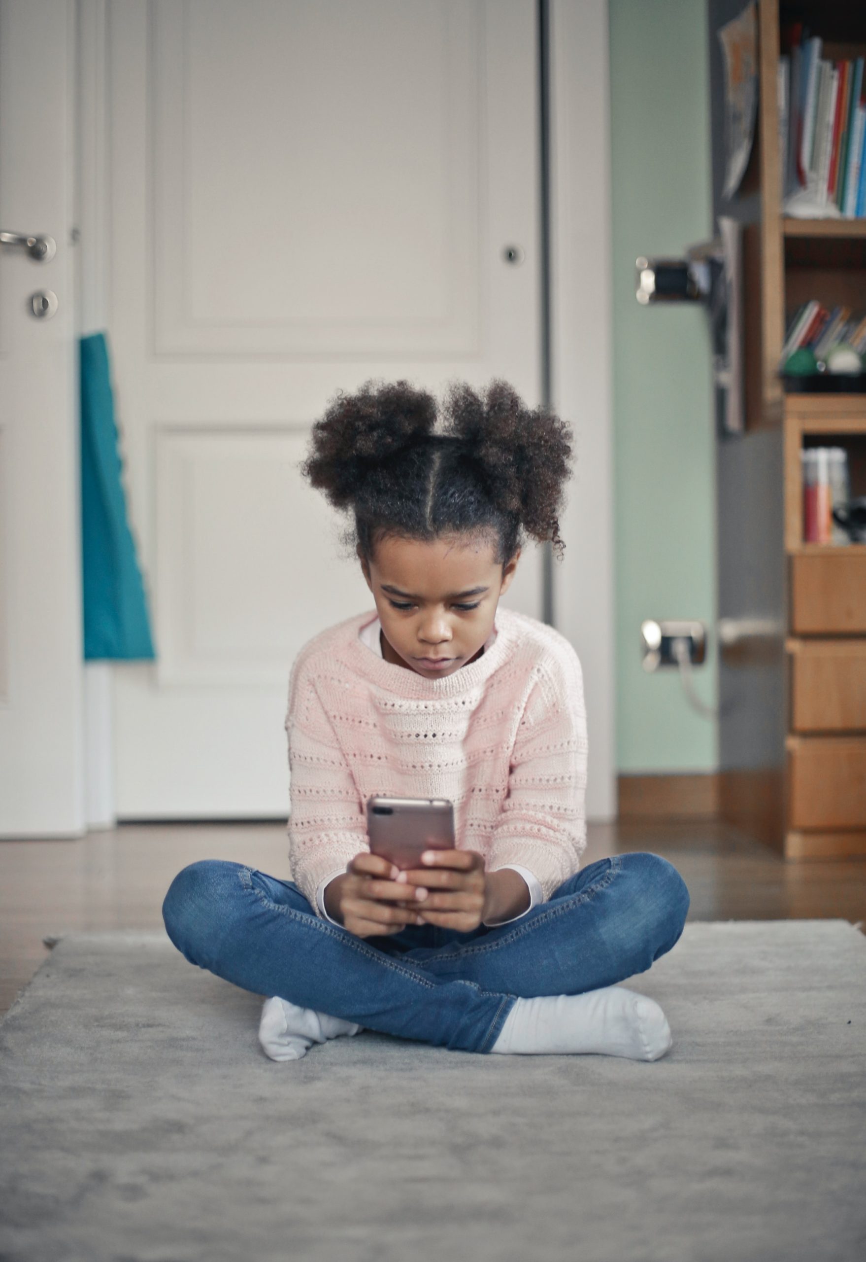 Developing Healthy Digital Habits in Children and Teenagers 